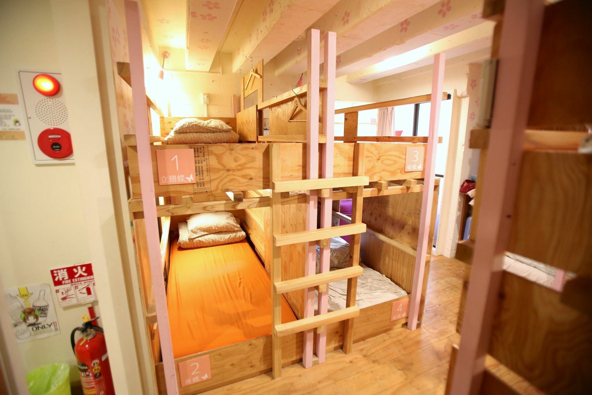 Yadoya Guest House Orange Tokyo Exterior photo